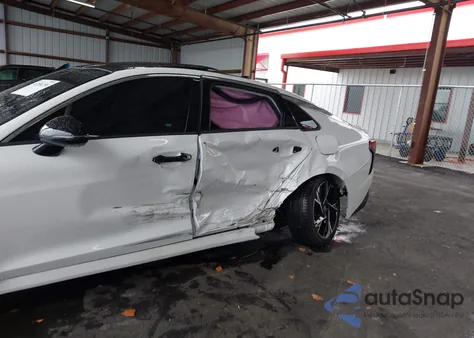 2025 Kia K5 Gt-Line из США, поврежденный, VIN KNAG64J77S5310309